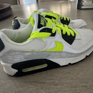 Nike Air Max 90 White/Black/Pure Platinum/Volt
